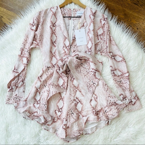 SIGNIFICANT OTHER Reflection Ruffle Mini Romper Snake Print Deep Neck Size 2 - Picture 8 of 16